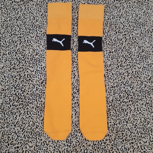 💥3/$25💥PUMA SOCCER SOCKS NWOT - Picture 1 of 3